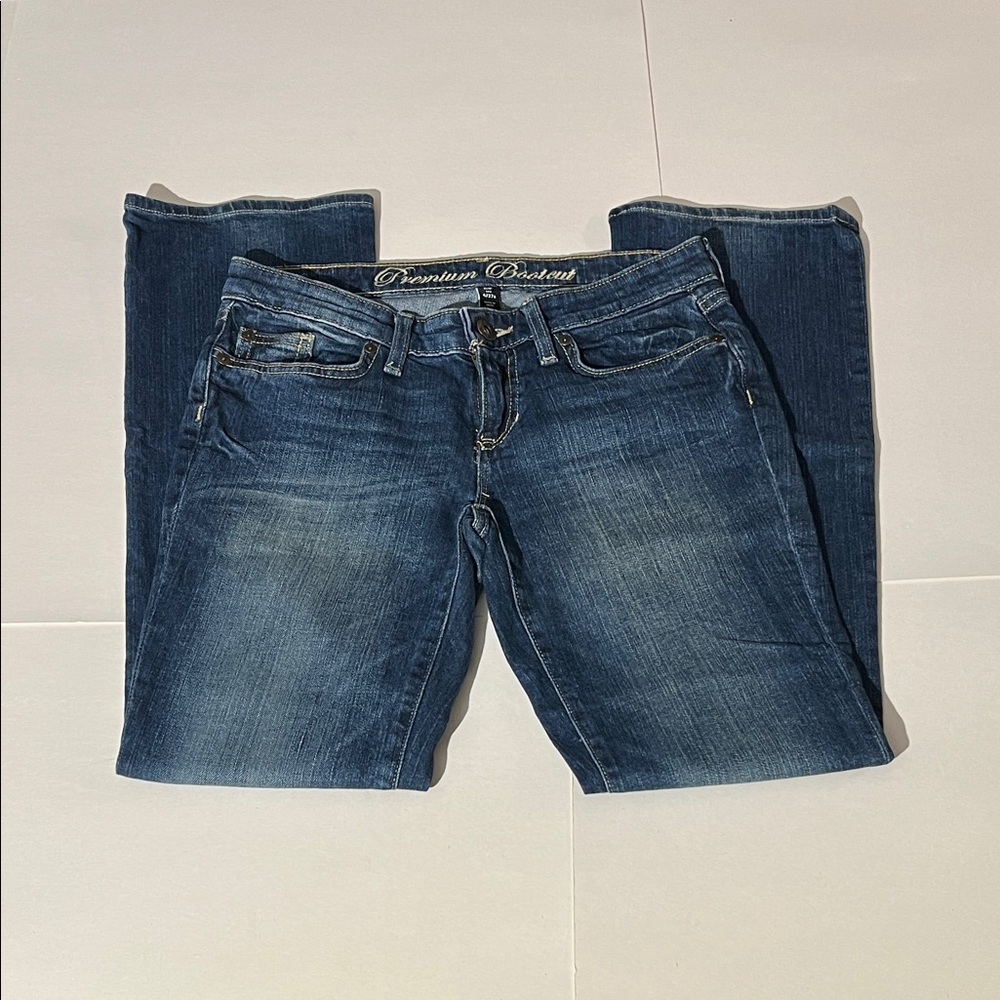 GAP Denim Jeans Premium Bootcut Distressed Low Rise sz 4 27 Y2K Medium Wash